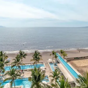 great-beach-front-luxury-home-heated-pools-gym.hotelspuertovallarta.org/